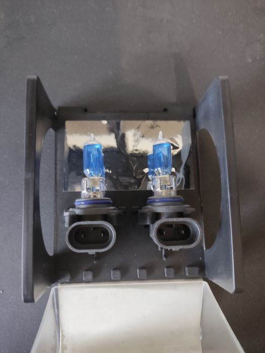 Xenon Halogen Lamp 5200K - Galaxy white 9006 HB4 P22D