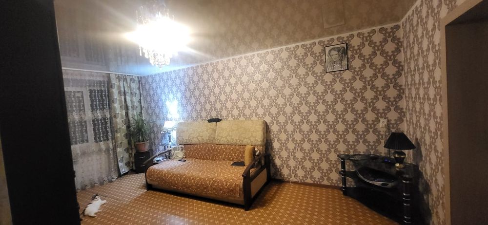 Срочно !Продаётся квартира 19 мкр