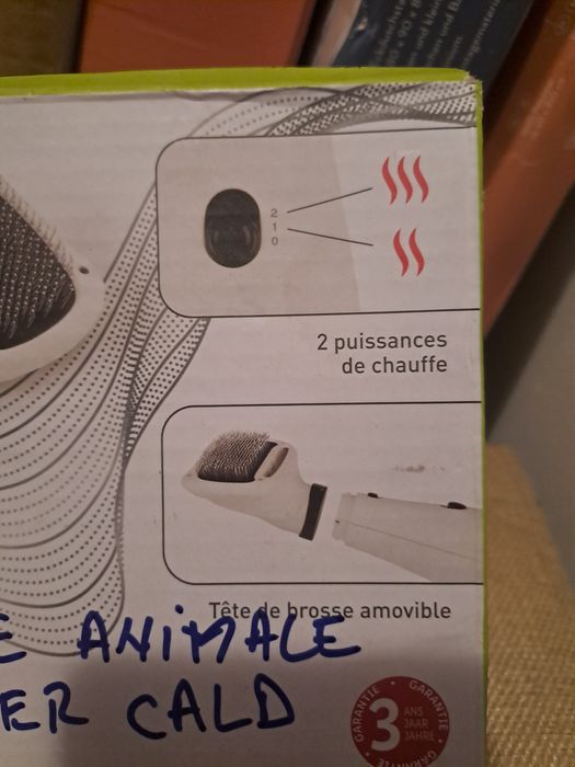 Perie pentru caini si pisici cu aer cald