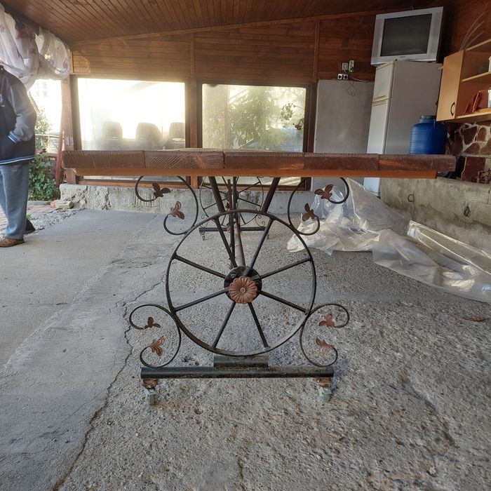 Masa de 4 metri de vanzare