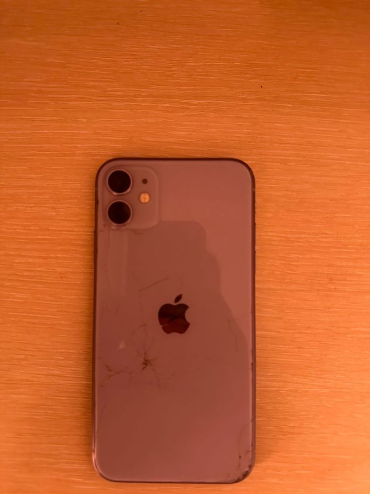 Iphone 11 продаю