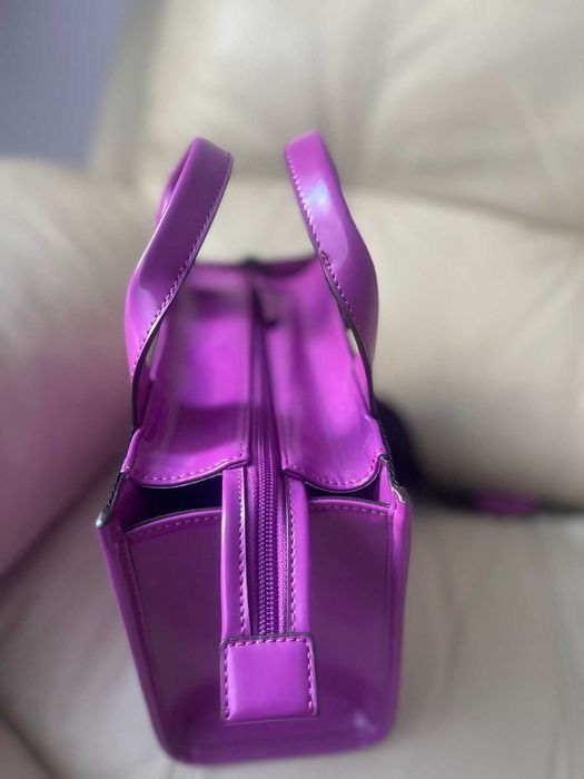 Нова чанта от dkny, дължина 26,5 см