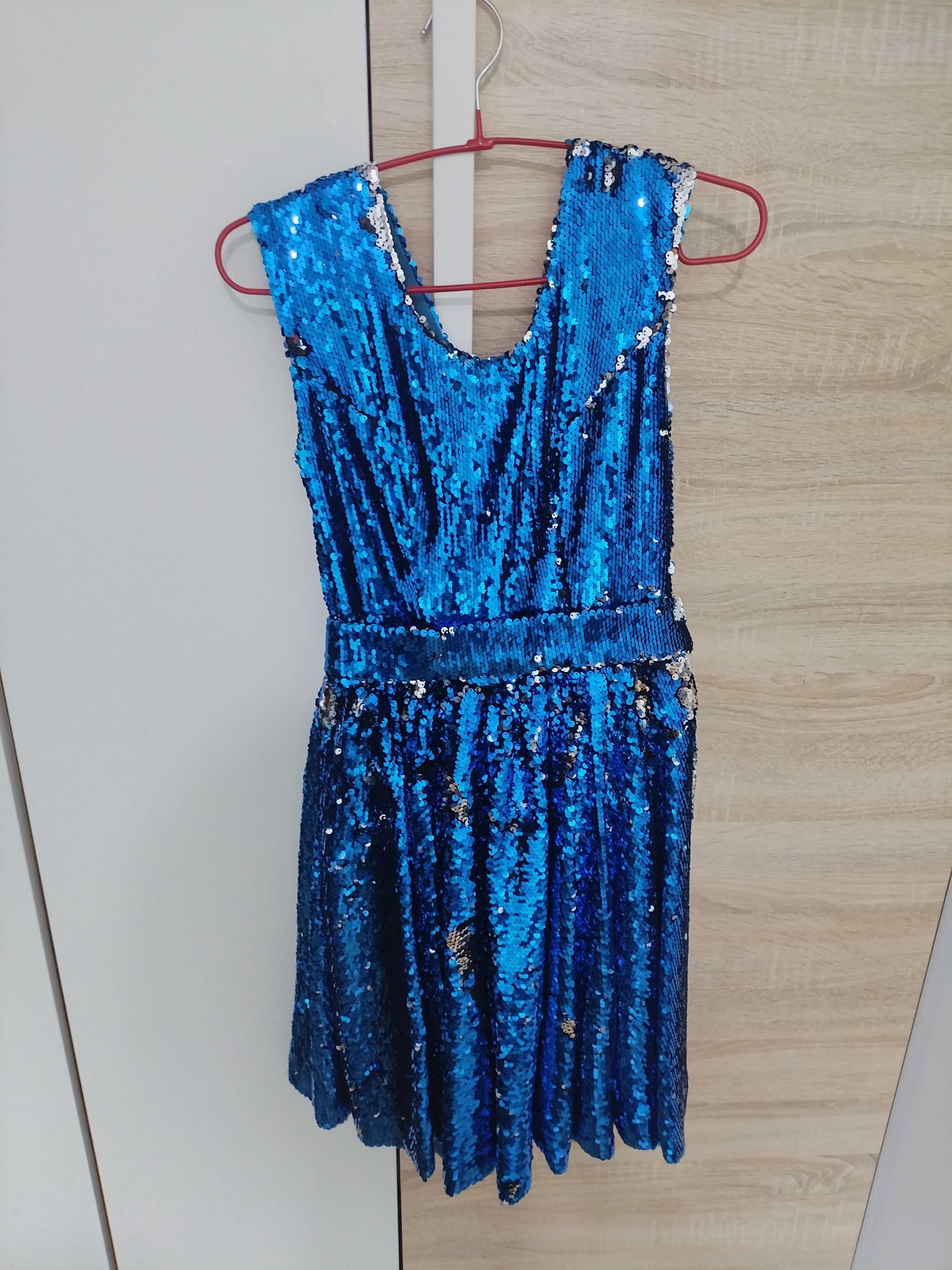 Rochie paiete albastra