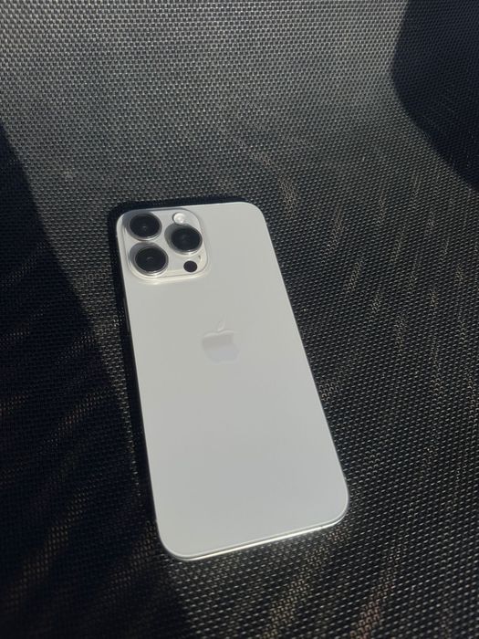 Iphone 15 pro max 256 90% baterie