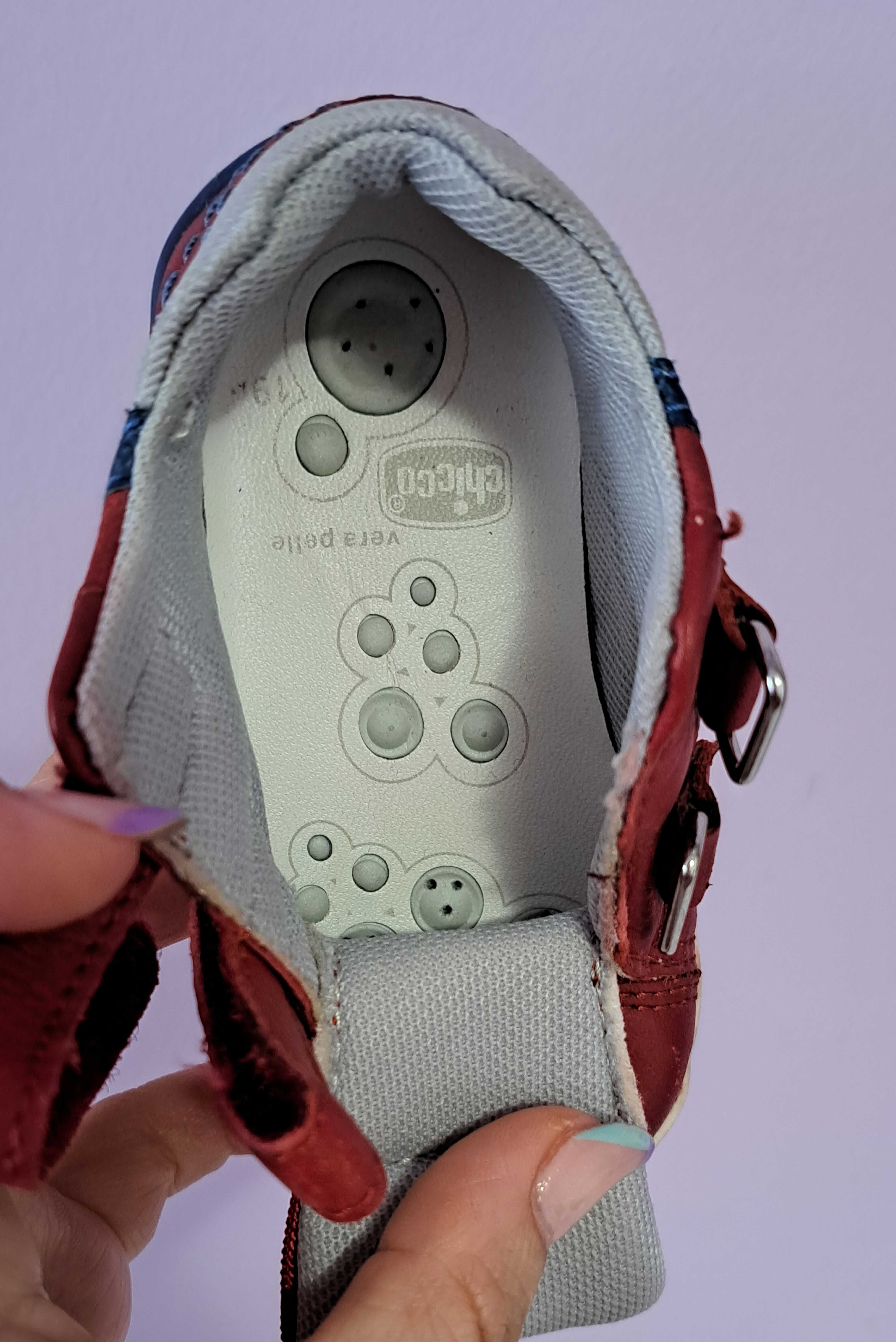 Обувки Chicco, номер 19