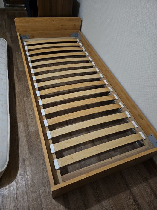 Продам Две кровати в идиальном состоянии с матрасом 35000