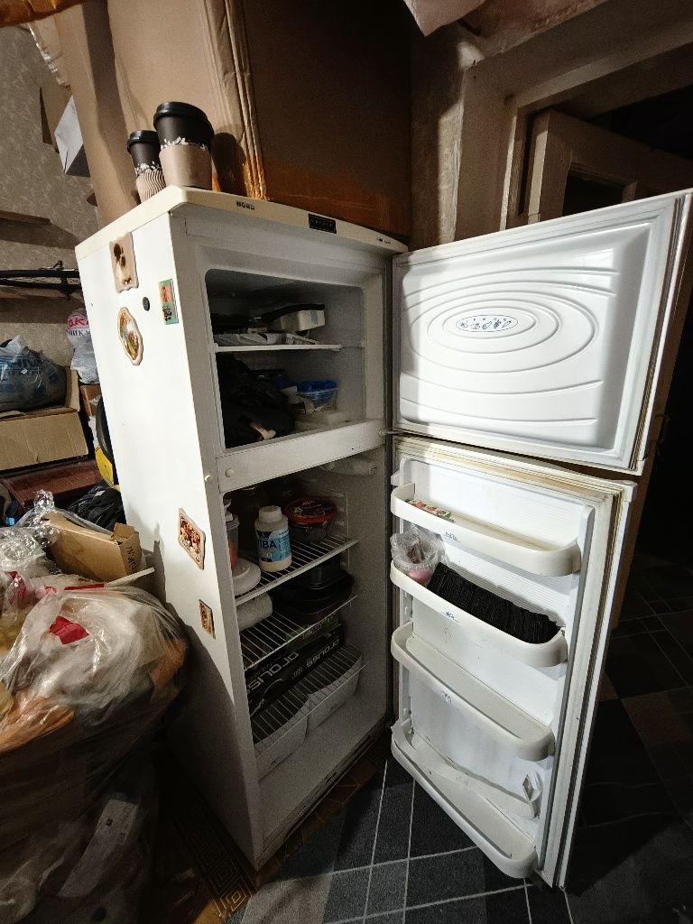Холодильник Nord рабочий