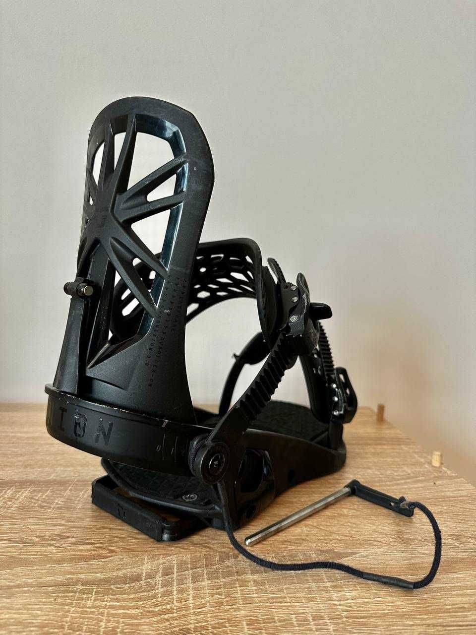 Splitboard Nitro Nomad 156 + interfață Voile + legaturi Union + foci