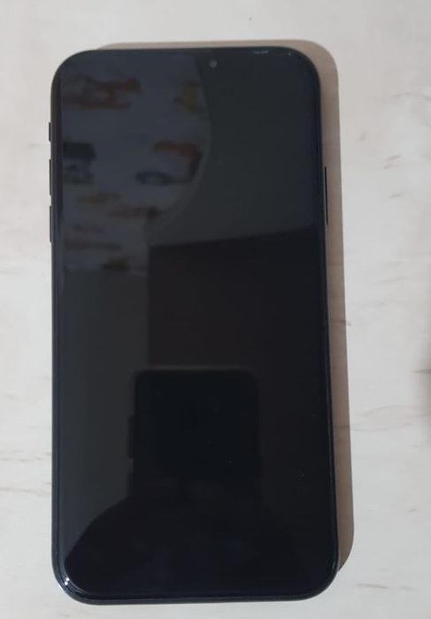 iPhone XR в хорошем состоянии