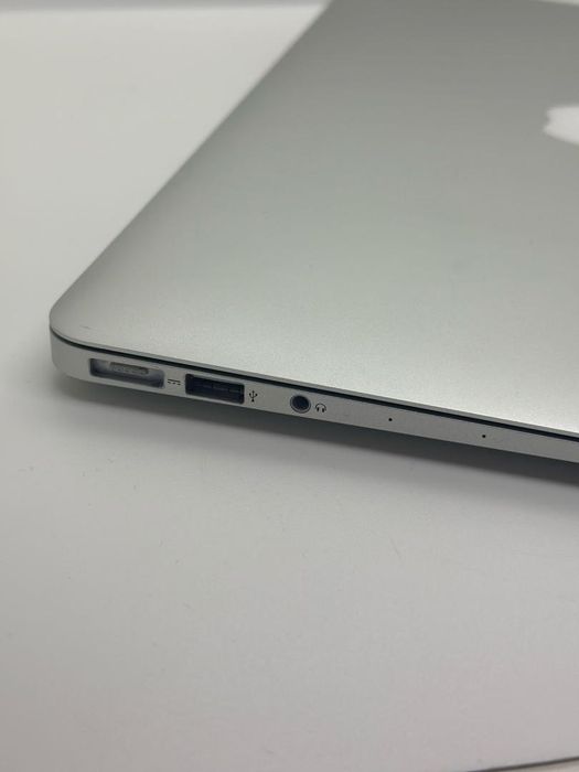 MacBook Air 13 2017, i5 1.8 GHz, 8 GB, 128 GB, Silver -A-