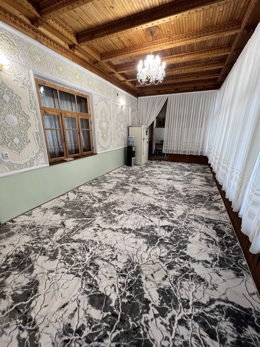 Gilam Arzon aksiyada 100,000 dan