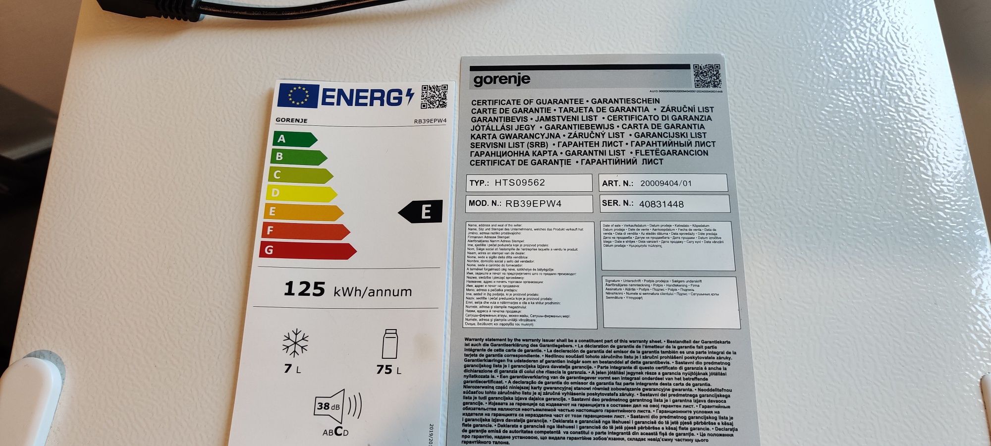 Продавам хладилник Gorenje модел RB39EPW4