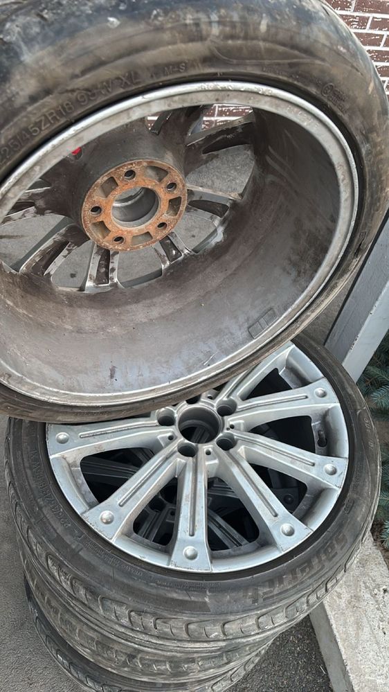 Продам  диски на мерс R 18