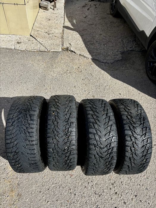Поодам зимнюю резину 215/50/17 шипы