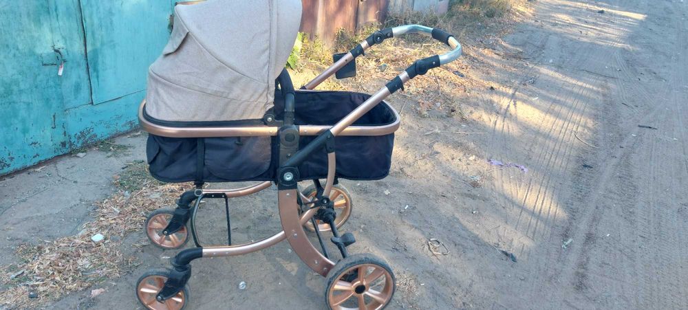 Детская коляска в хорошем состоянии
