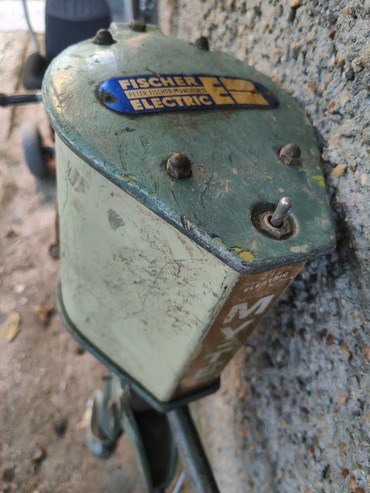 двигател за лодка 12 волта работещ