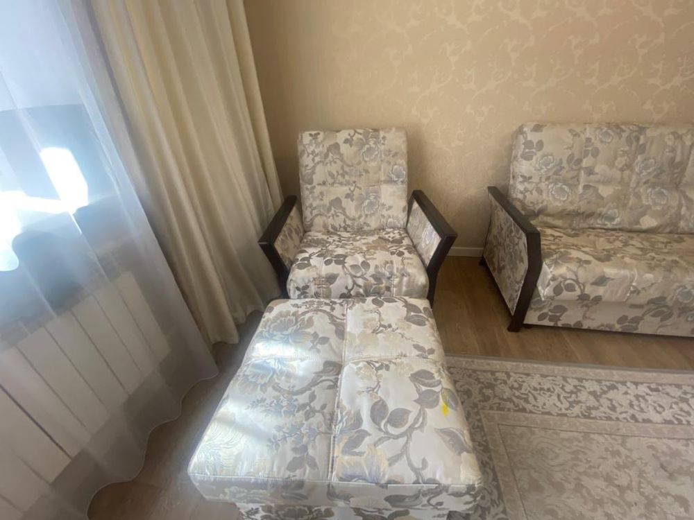 Продам диван-кресло+пуфик