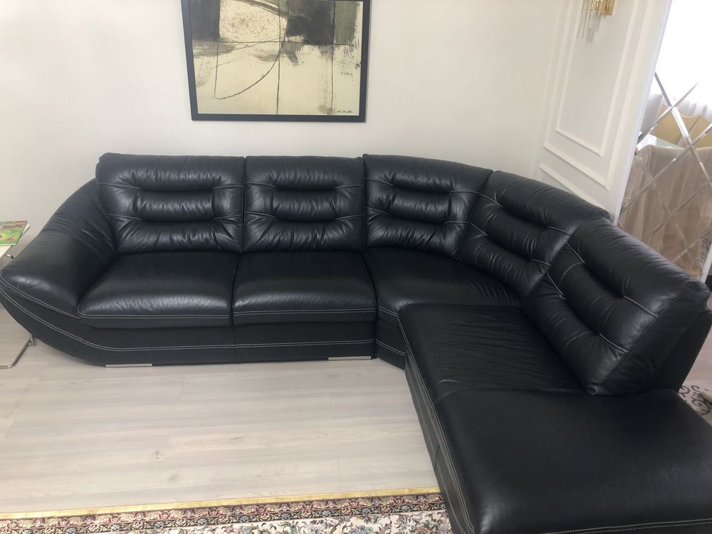 Натуральный кожаный диван