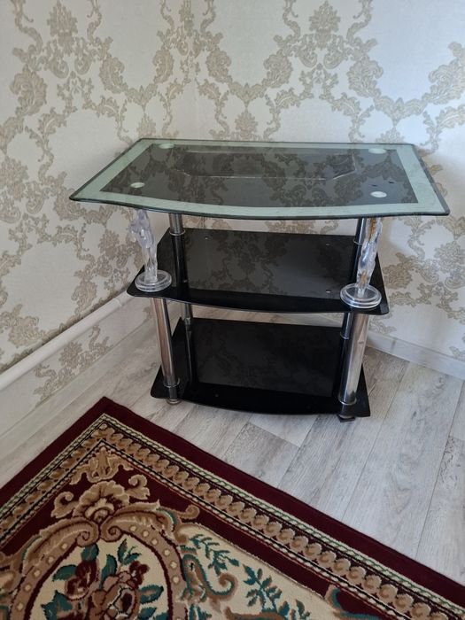 Продам тумбочку.