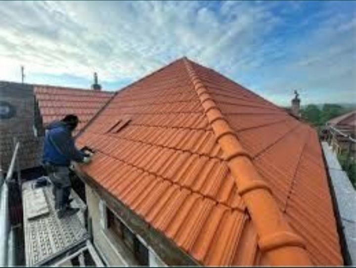 Meseriasi Acoperisuri si Reparati se poate face oferta pentru dumnavoa