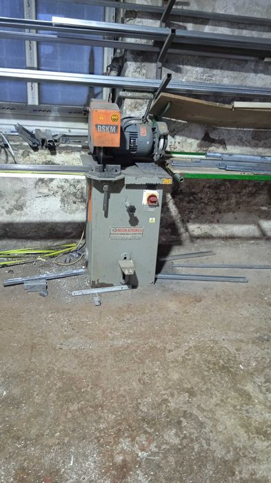 Vând mașină de tăiat fier