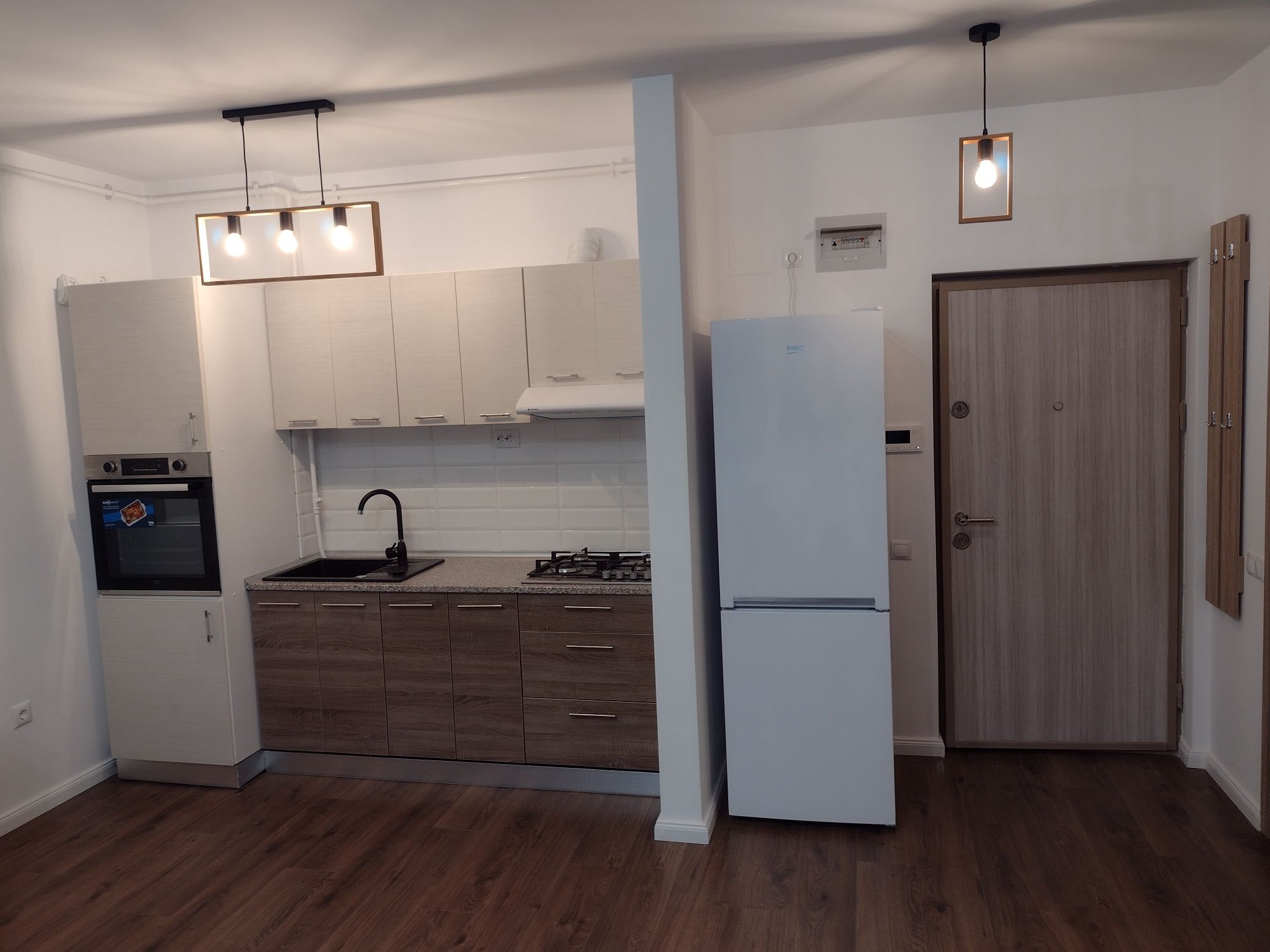 Închiriez apartament strada Fabricii