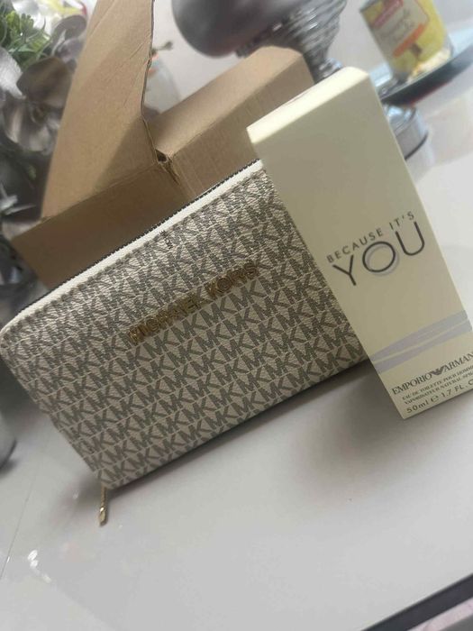 Parfumuri si portofele