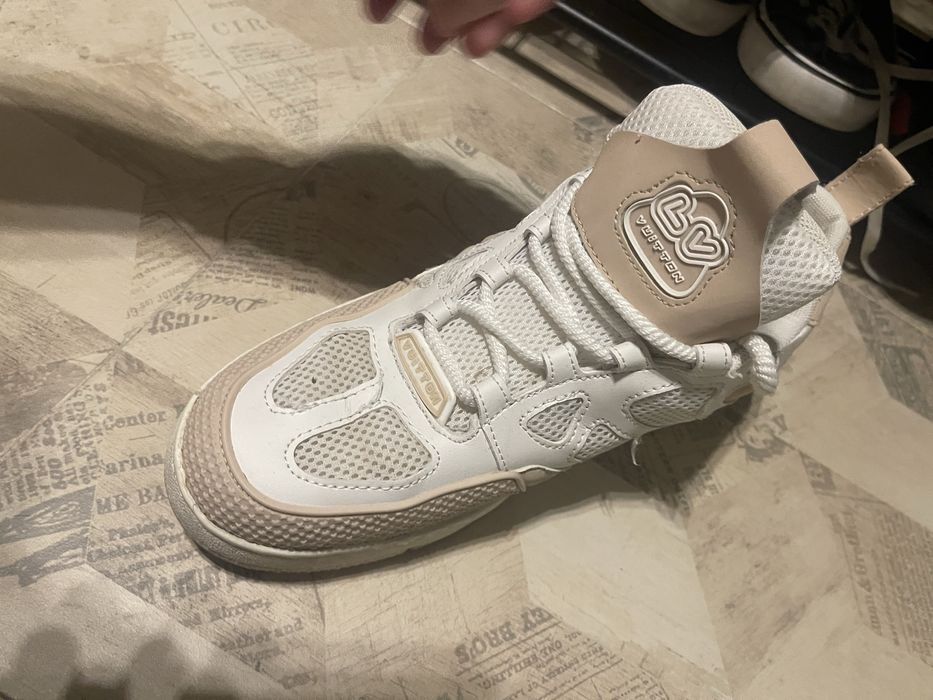 Lv skate nr 45 purtati foarte putini