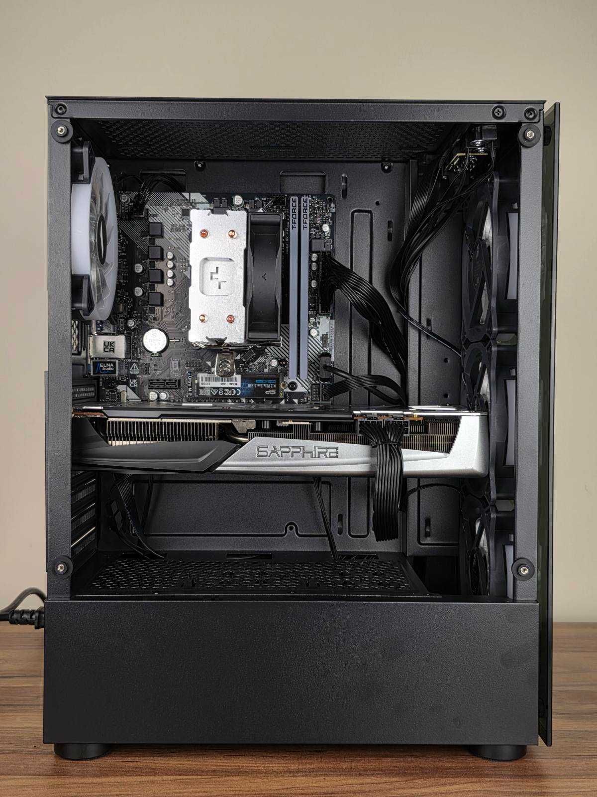 Гаранция / Нов ( Ryzen 5 5600 / RX 5700XT ) Геймърски !