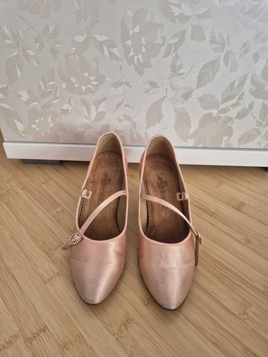 Pantofi dans standard BD Dance mar. 37 in stare foarte buna