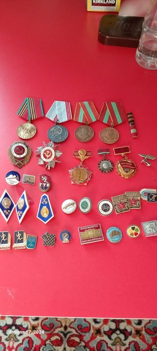 Коллекция значков и орденов