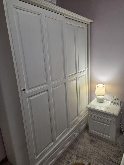 Продавам обзавеждане за спалня