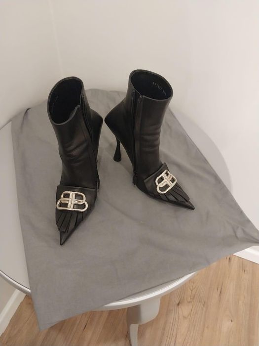 Продаю оригинальные ботильоны Balenciaga
