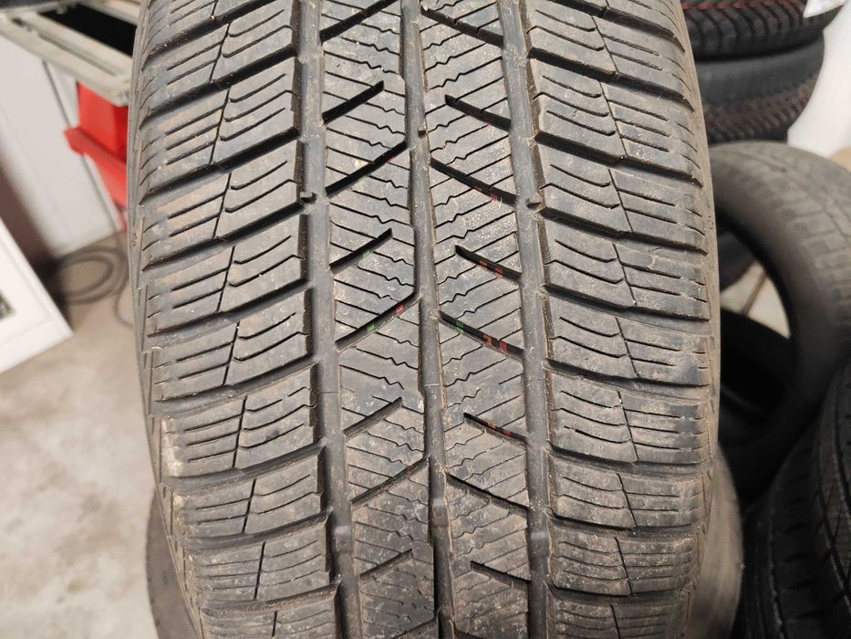 4бр.зимни гуми 225/55/17 Barum