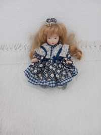 Порцеланова кукла от Холандия