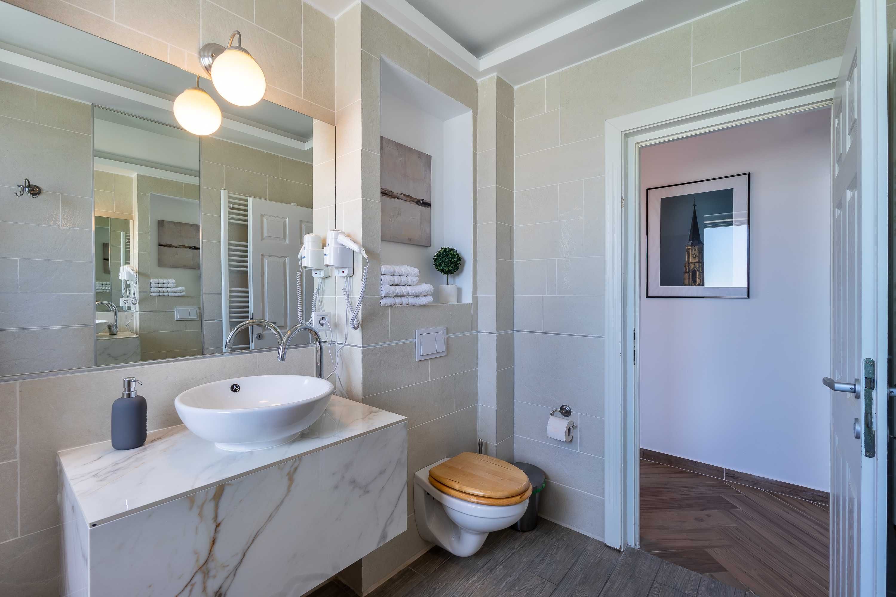Cazare Regim Hotelier 1, 2 camere Iulius Mall tichete