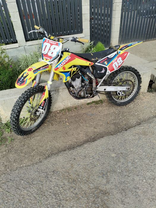 Vând suzuki rmz 250