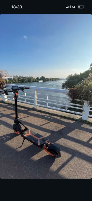 Vând Trotineta g2 max