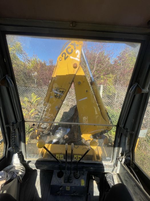 Колесен багер JCB CX2