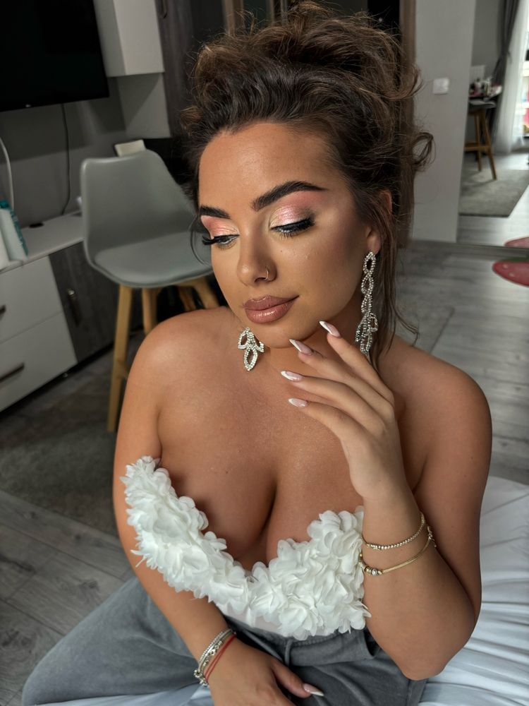 Ofer servicii de make up sector 6