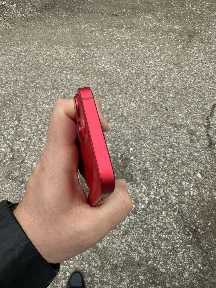 iPhone 14 256GB Като НОВ с кейс и протектор батерия 86%.