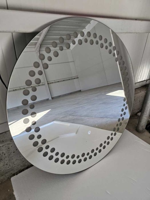 Луксозно огледало с LED осветление и сензорна технология