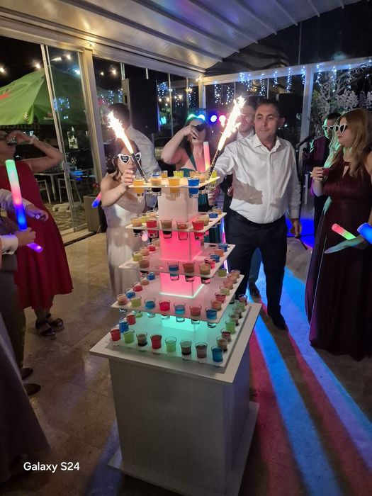 LuuEvents CocktailBar Mobil - Servicii Bar mobil / Tort de shot-uri