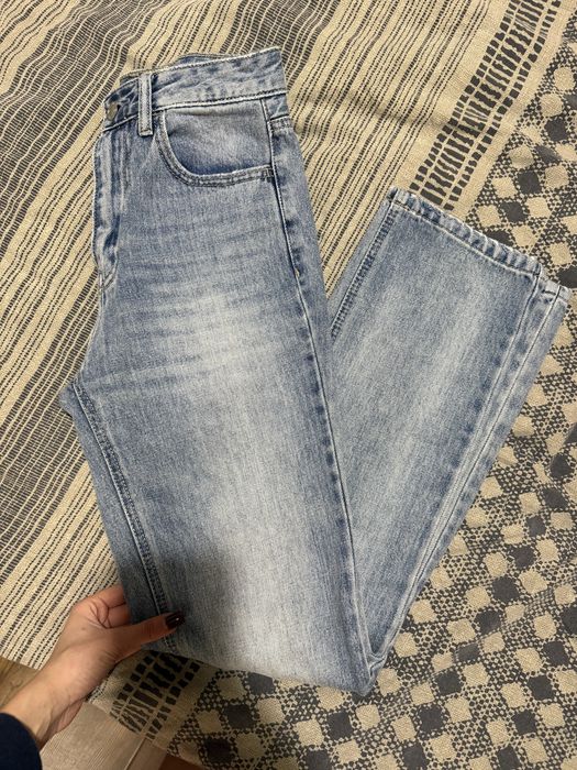 Дънки обличани по един, два пъти -Stradivarius