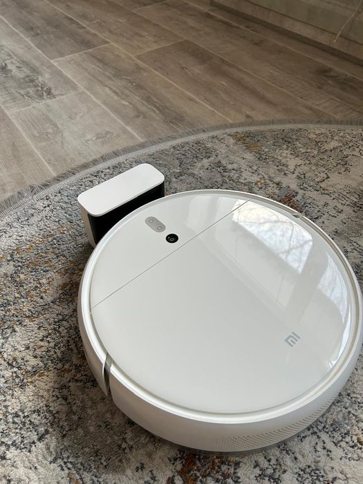 Робот-пылесос с функцией влажной уборки  Mi.