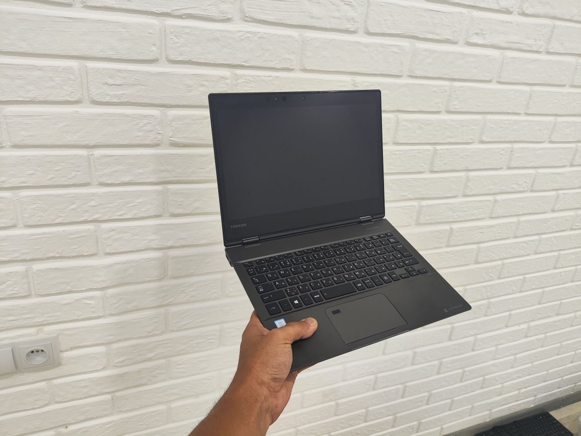 Сенсорный Toshiba Dynabok X360