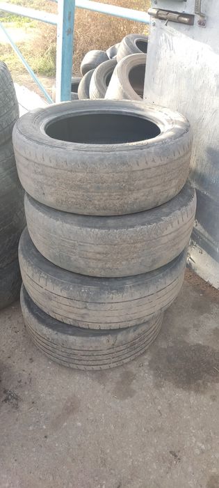 Продам летнюю резину в среднем состоянии