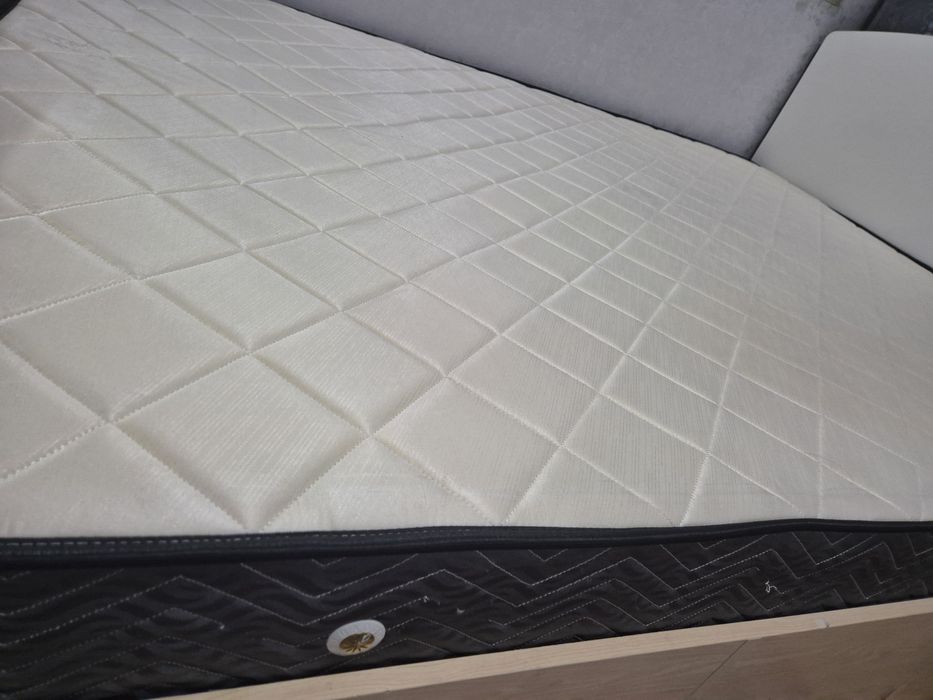 Кровать двухспальная