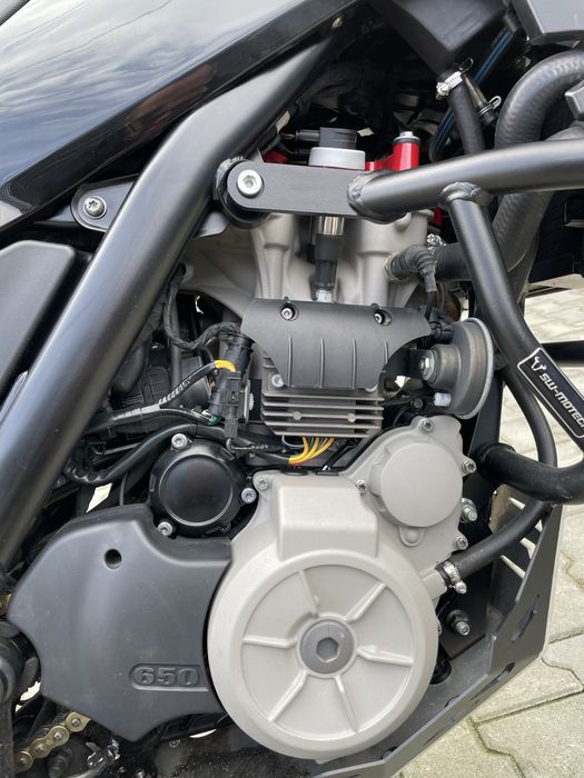 Motocicleta Husqvarna TR 650 Strada ( BMW F , G 650 GS )