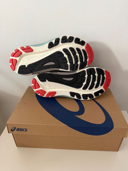 Прекрасен Asics Gel Kayano 31-ЧИСТО НОВИ !